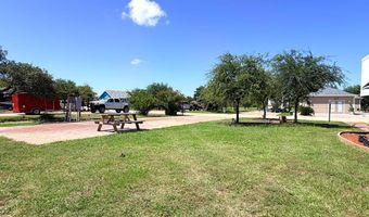 100 Augusta Cir, Aransas Pass, TX 78335