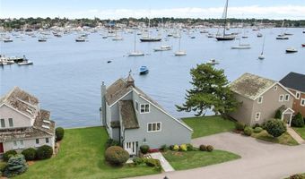 5 Defenders Row, Newport, RI 02840