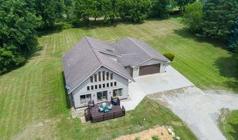 9038 Lahring Rd, Argentine, MI 48436