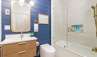 8 Kerins Ter, Newport, RI 02840