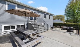 26 Leawood Dr, Cranston, RI 02920