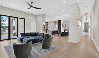 7346 Lake Point Cir, Benton, AR 72019