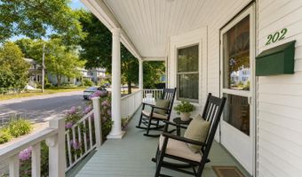 202 Norfolk St, Bangor, ME 04401