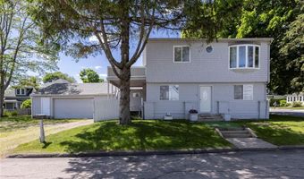 16 Courtway St, Narragansett, RI 02882