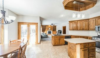 2810 NE Briarwood Dr, Ankeny, IA 50021