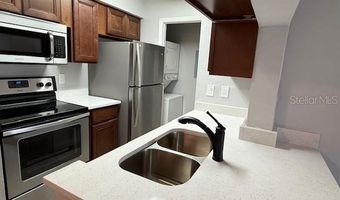 208 AFTON Sq 204, Altamonte Springs, FL 32714