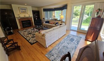 15 Hammersmith Rd 33, Newport, RI 02840