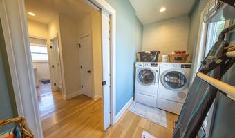 18 Waverly Rd, Branford, CT 06405