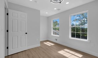 39 Old Main Shore Rd, Barnegat, NJ 08005