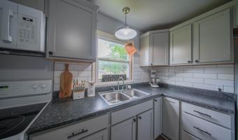 213 E Radio Ln, Arkansas City, KS 67005