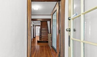 32 Thurston Ave A, Newport, RI 02840