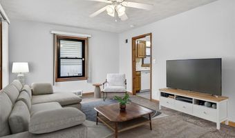 6919 Greenholly Dr, Affton, MO 63123