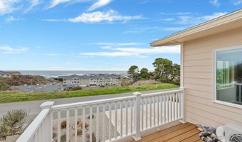 975 OCEAN Dr, Bandon, OR 97411