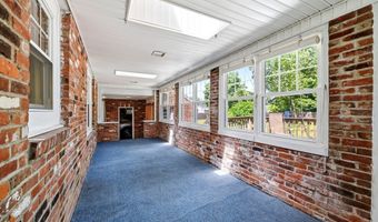 115 Poplar St, Agawam, MA 01030