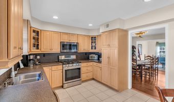 124 Sandpiper Dr, Belford, NJ 07718