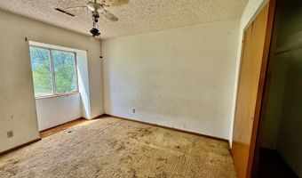 21611 Farm Road 2090, Aurora, MO 65605