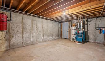 5 Lincoln Dr, North Smithfield, RI 02896