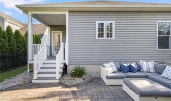 161 Seawynds Dr, North Kingstown, RI 02852