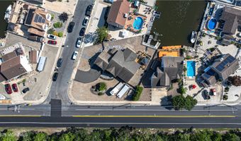 50 Yardarm Ct, Bayville, NJ 08721