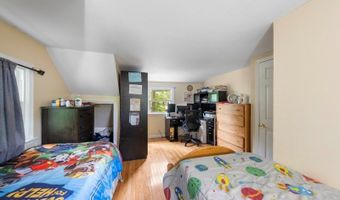 73 Davis Dr, Bergenfield, NJ 07621