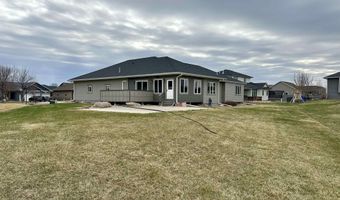 2824 E Sunflower Cir, Brandon, SD 57005