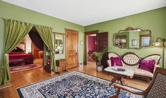 108 W Main St, Amherst, OH 44001