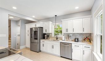 70 Tucker Ave, Cranston, RI 02905
