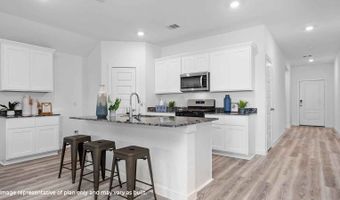309 Robin St, Angleton, TX 77515