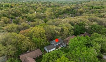 635 Oakview Dr, Algonquin, IL 60102