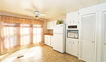 56 Bayview Pkwy, Middletown, RI 02842
