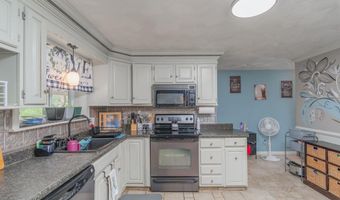 805 Farnum Pike, North Smithfield, RI 02896