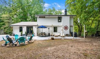 813 Lakeshore Dr, Berkeley Lake, GA 30096