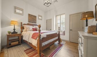 92 ALMARTE Dr, Carefree, AZ 85377