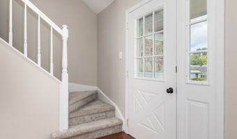 352 Country Ln, Algonquin, IL 60102