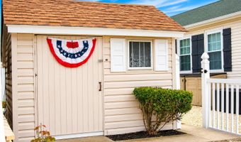 88 Storm Jib Ct, Bayville, NJ 08721