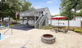 12 6th St, Barnegat, NJ 08005