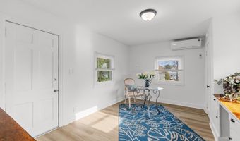 903 Park St, Altavista, VA 24517