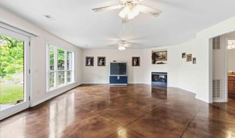 136 Riverview Dr, Anderson, MO 64831