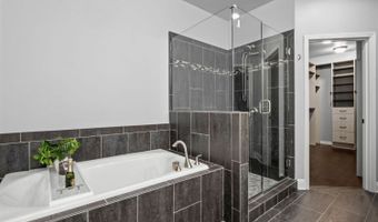 1044 Township Sq, Alpharetta, GA 30022