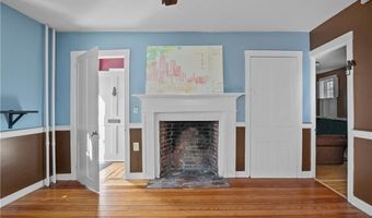 26 Perry St 1, Newport, RI 02840