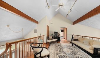 633 Chestnut Hill Rd, Glocester, RI 02814