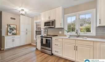 2892 Edgemont Dr, Allentown, PA 18103