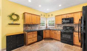 15 Upper Plateau Dr, Alloway, NJ 07462