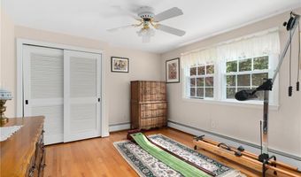 24 Kirkbrae Dr, Lincoln, RI 02865