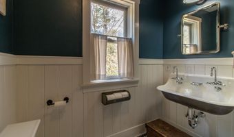 29 Dashney Rd, Burke, VT 05832