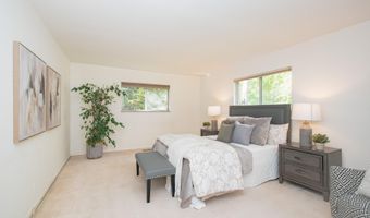 1365 Chalmers Dr, Ann Arbor, MI 48104