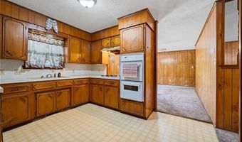 605 7th St, Barling, AR 72923