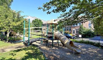 2408 GARNETT Dr, Alexandria, VA 22311