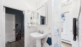 19 Remington St, Warwick, RI 02888