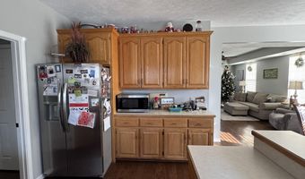 1705 Tyler Ave, Aurora, MO 65605